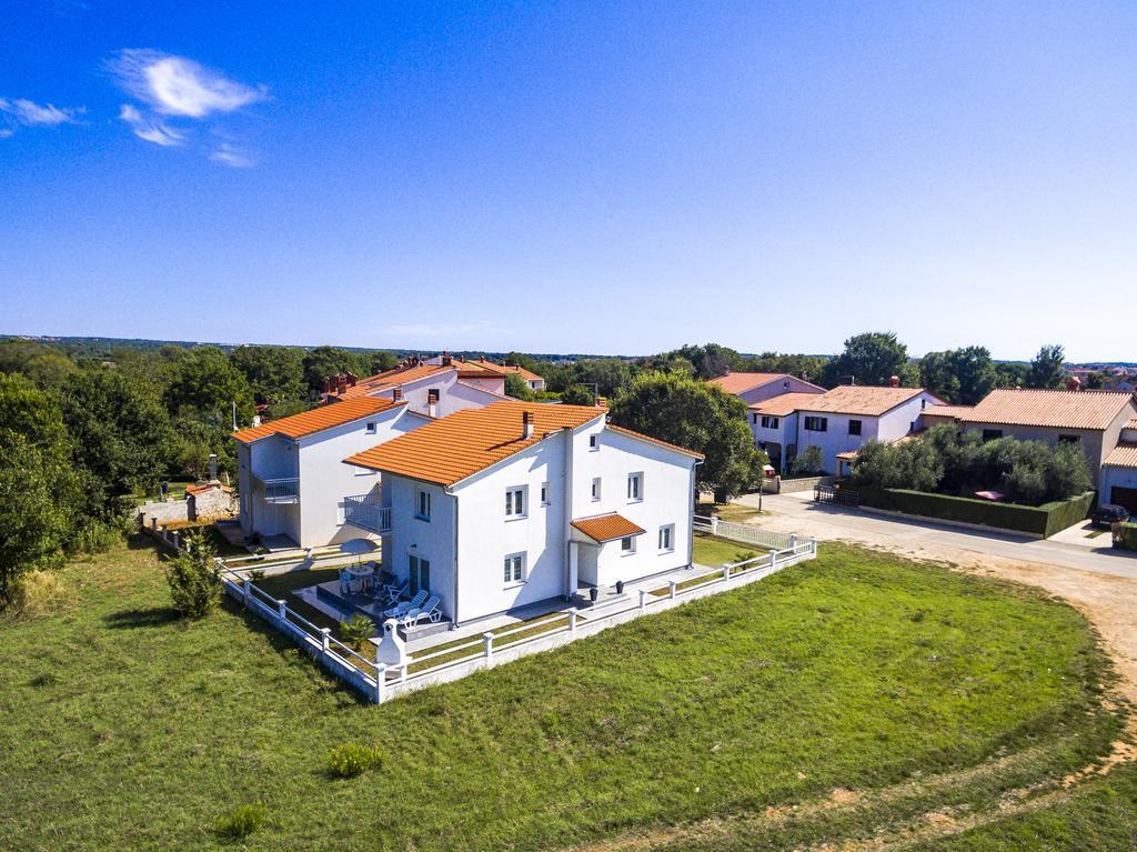 Apartments Alba Fažana Eksteriør billede