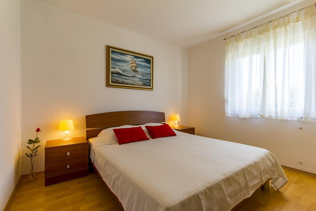 Apartments Alba Fažana Eksteriør billede